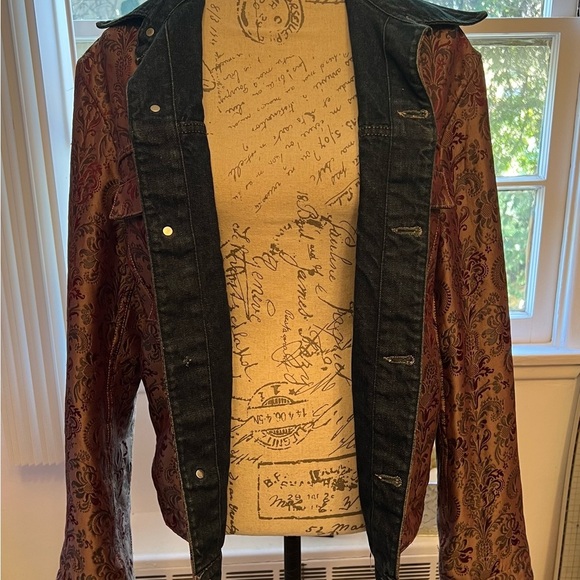 Men’s SZ M, Gold, Burgundy & Blue Lightweight Denim Jacket with Textured Fabric. - Picture 14 of 17